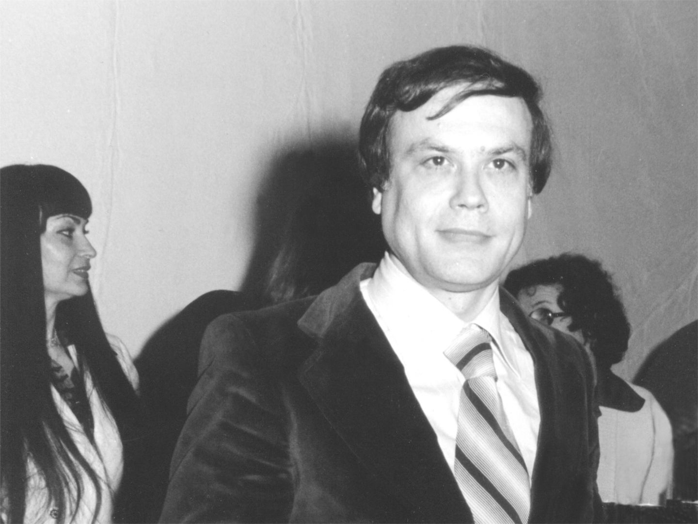 Premio speciale al concorso nazionale “La scure d’oro”, Robbio Lomellina - Pavia, 1978. A sinistra Paloma Picasso (figlia di Pablo Picasso) presidente della giuria.