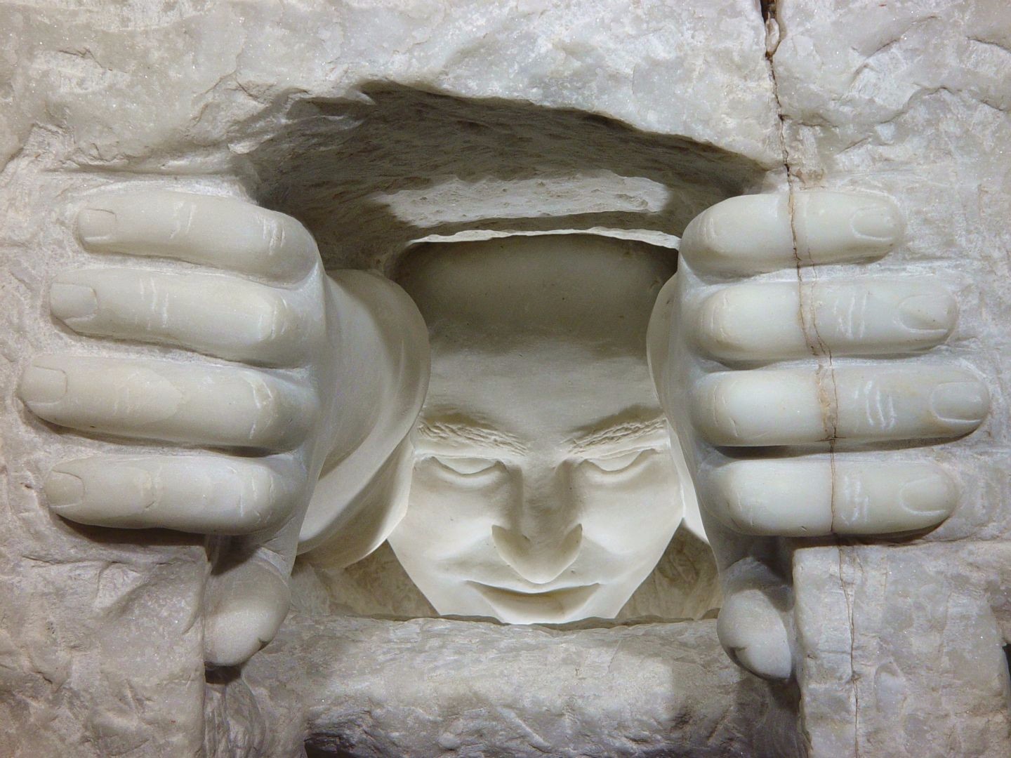 CATARSI DELL'UOMO - marmo bianco di Carrara - cm 86x53x29 - 1979