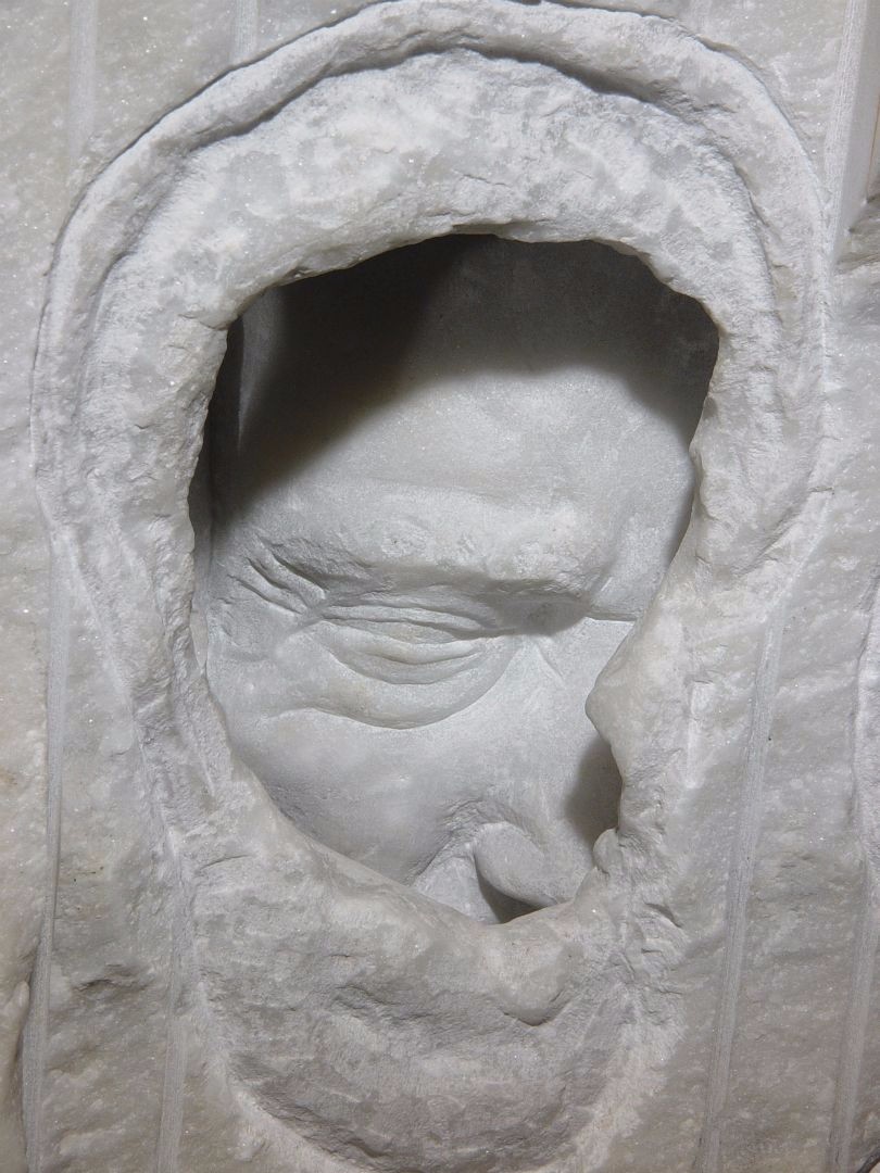 RUMORE - marmo bianco di Carrara - cm 45x38x26 - 1979