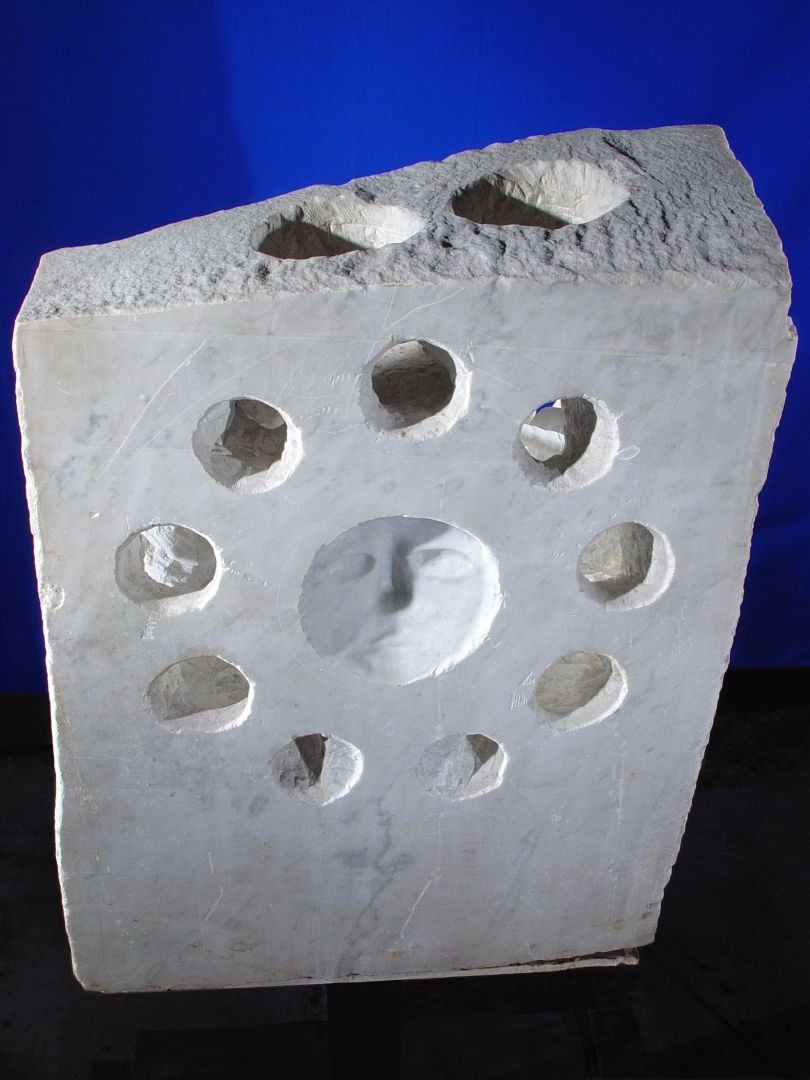 MENTE COSMICA - marmo bianco di Carrara - cm 65x50x30 - 1981